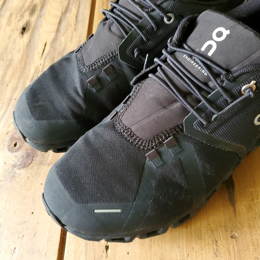On Running Cloud 5 Waterproof all Black Men's Sneaker Size 8.5